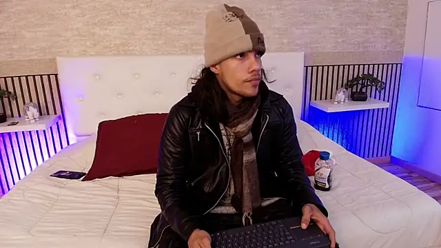 Snapshot of PatrickS25 chatting on 15, 12, 2025 PatrickS25 online show from 15, 12, 2025