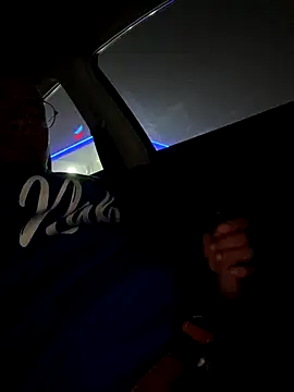 Snapshot of ValuedConcept687 chatting on 17, 12, 2025 ValuedConcept687 online show from 17, 12, 2025