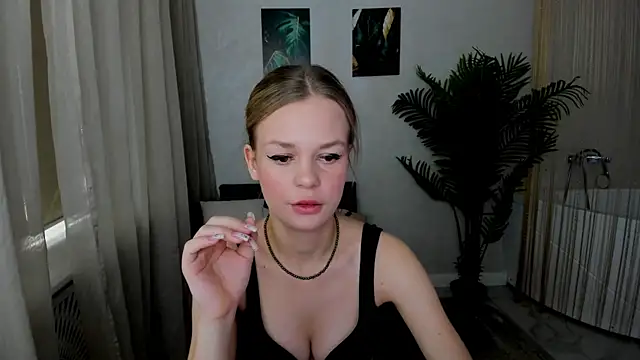 MidnighteAura online show from 15, 7, 2026