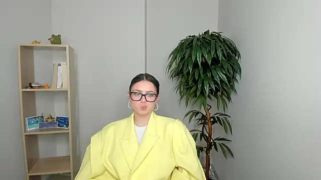 Snapshot of RonnieSparlin chatting on 2, 12, 2025 RonnieSparlin online show from 2, 12, 2025