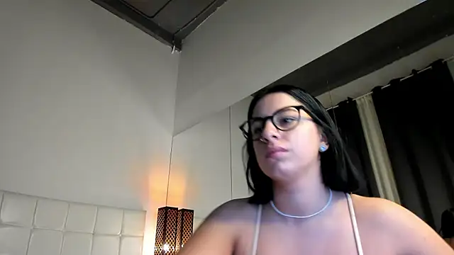 LucyRayy online show from 19, 12, 2025