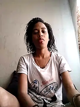 Snapshot of IndianSativa2 chatting on 14, 12, 2025 IndianSativa2 online show from 14, 12, 2025