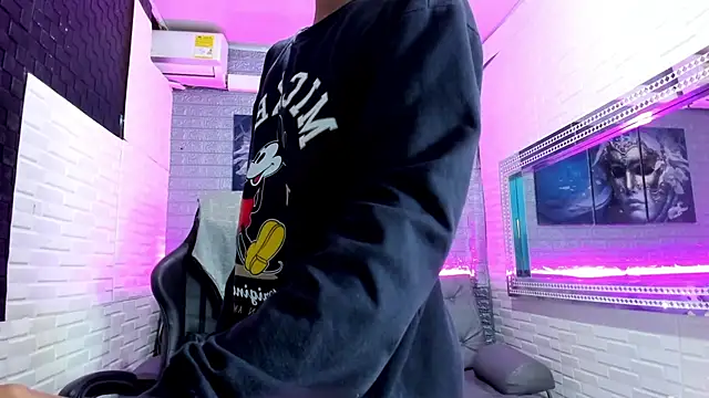 Snapshot of StormLuxX chatting on 5, 12, 2025 StormLuxX online show from 5, 12, 2025