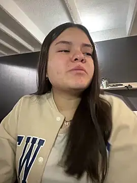 Snapshot of Camila_Duarte2 chatting on 15, 12, 2025 Camila Duarte2 online show from 15, 12, 2025