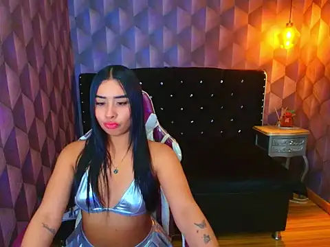 Snapshot of ScarlettDreew chatting on 5, 12, 2025 ScarlettDreew online show from 5, 12, 2025