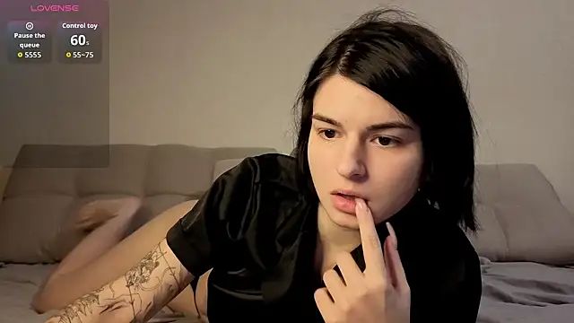 Snapshot of lololozhechka chatting on 2, 12, 2025 lololozhechka online show from 2, 12, 2025