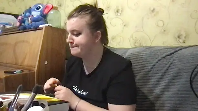 Snapshot of KrisToday chatting on 16, 12, 2025 KrisToday online show from 16, 12, 2025