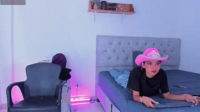 sara marin18 online show from 12, 7, 2026