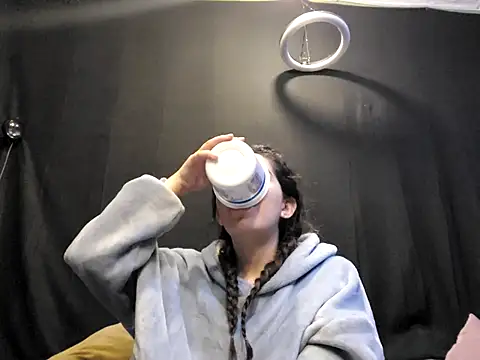 Snapshot of NatyMia chatting on 15, 12, 2025 NatyMia online show from 15, 12, 2025