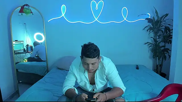 Snapshot of volt_boy57 chatting on 20, 12, 2025 volt boy57 online show from 20, 12, 2025