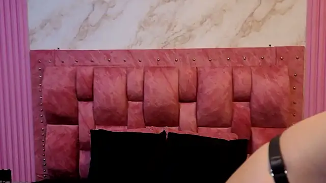 ValeryMorales online show from 15, 2, 2026