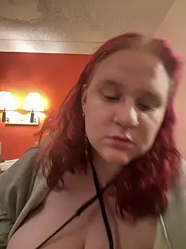 Snapshot of ivylynn420 chatting on 14, 12, 2025 ivylynn420 online show from 14, 12, 2025