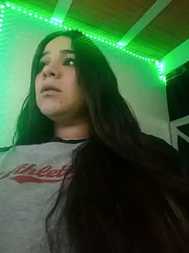 Snapshot of sky_rose33 chatting on 19, 12, 2025 sky rose33 online show from 19, 12, 2025