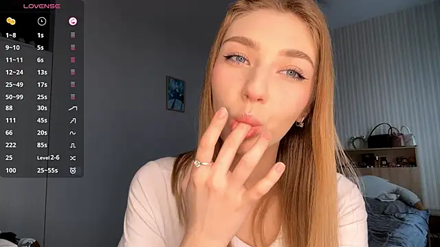 Snapshot of AveryBerkson chatting on 26, 3, 2026 AveryBerkson online show from 26, 3, 2026