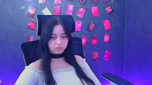 Lilu May online show from 4, 4, 2026