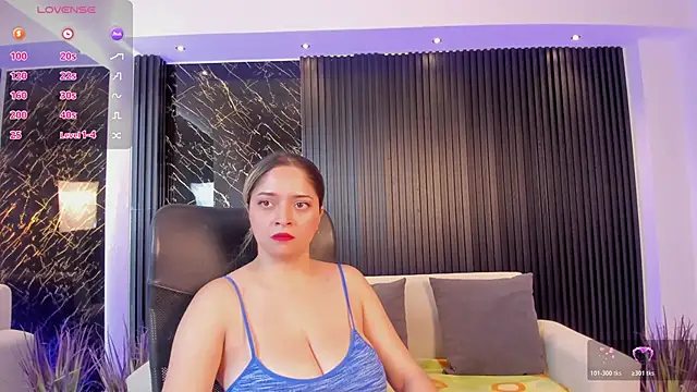 TiffanyHoustton online show from 19, 5, 2026