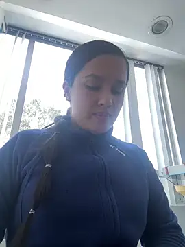 Snapshot of bela_miel chatting on 17, 12, 2025 bela miel online show from 17, 12, 2025