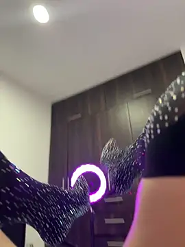 Snapshot of AlaiaSweet__ chatting on 4, 12, 2025 AlaiaSweet online show from 4, 12, 2025