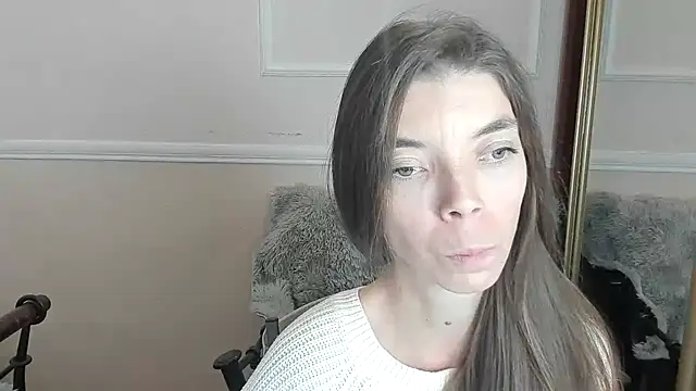 Snapshot of LikaAliston chatting on 22, 12, 2025 LikaAliston online show from 22, 12, 2025