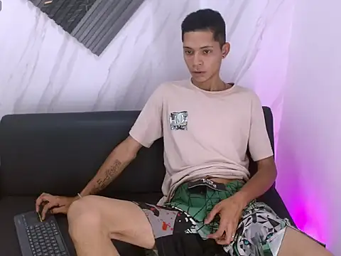 Snapshot of Axel_Marcu chatting on 4, 12, 2025 Axel Marcu online show from 4, 12, 2025