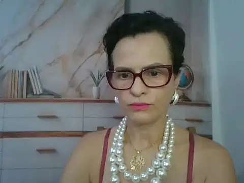 Luna-Hot0802 online show from 4, 2, 2026