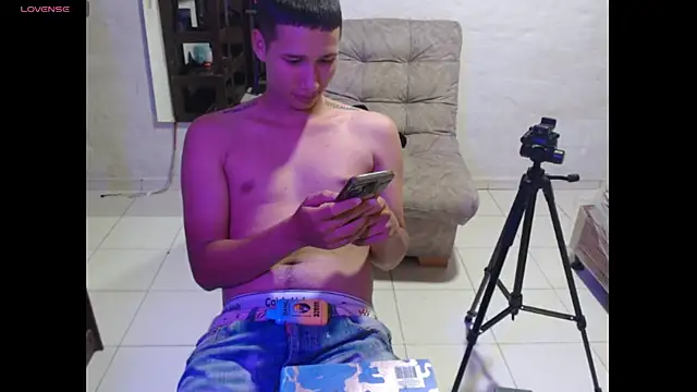 maxI dick33 online show from 3, 7, 2026