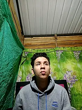 Snapshot of Zoe_axellxxx chatting on 14, 12, 2025 Zoe axellxxx online show from 14, 12, 2025