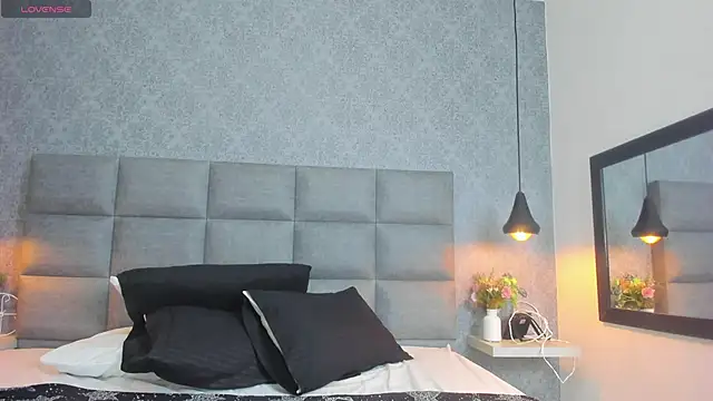 Snapshot of emilyy_r chatting on 13, 1, 2026 emilyy r online show from 13, 1, 2026