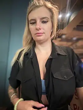 Snapshot of Betsy chatting on 16, 1, 2025 Betsy online show from 16, 1, 2025