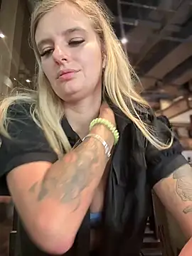 Snapshot of Betsy chatting on 16, 1, 2025 Betsy online show from 16, 1, 2025