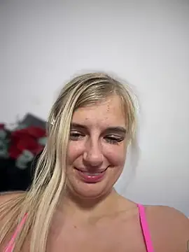 Snapshot of Betsy chatting on 14, 2, 2025 Betsy online show from 14, 2, 2025