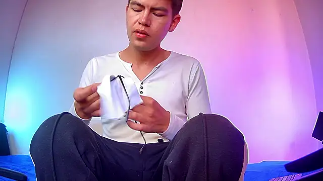 nicolatinboy online show from 20, 3, 2026