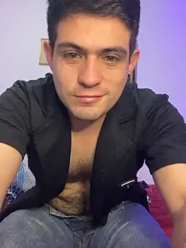 Snapshot of williamsmiiths16 chatting on 4, 12, 2025 williamsmiiths16 online show from 4, 12, 2025