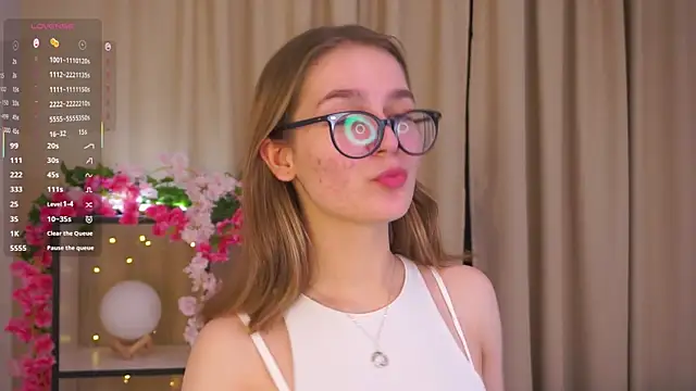 Snapshot of NyraKiss chatting on 14, 12, 2025 NyraKiss online show from 14, 12, 2025