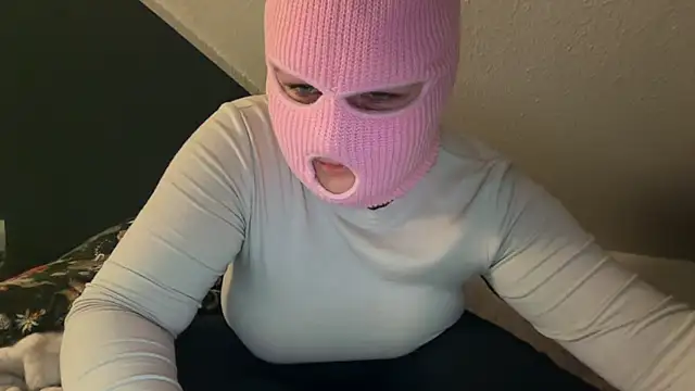 Snapshot of sluddykenna chatting on 19, 12, 2025 sluddykenna online show from 19, 12, 2025