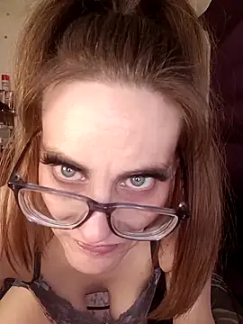 snowbird1117 online show from 9, 3, 2026