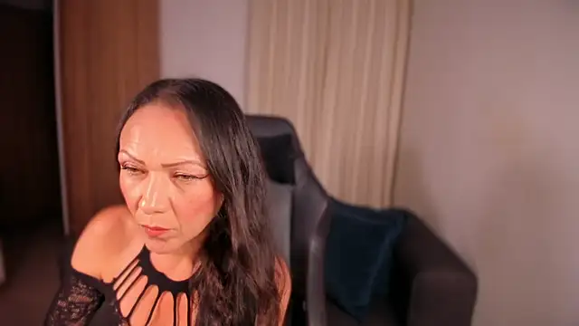 Cleoember  online show from 8, 1, 2026