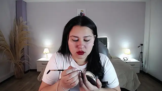 Snapshot of Emma_Charm_ chatting on 14, 12, 2025 Emma Charm online show from 14, 12, 2025