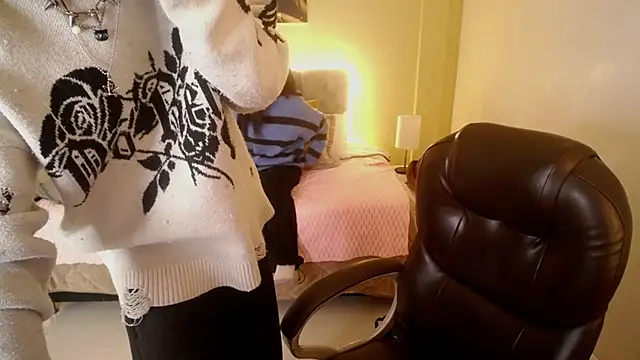 Snapshot of Eros_Nyx_ chatting on 16, 12, 2025 Eros Nyx online show from 16, 12, 2025