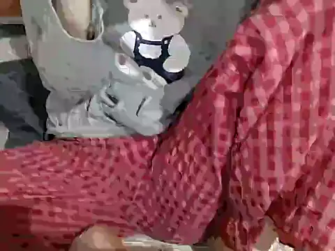 Snapshot of Maika_2k chatting on 21, 12, 2025 Maika 2k online show from 21, 12, 2025