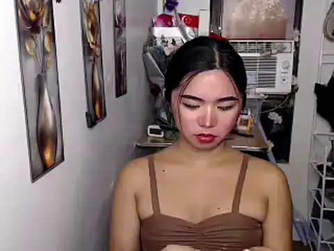 Snapshot of voganmarie chatting on 9, 7, 2026 voganmarie online show from 9, 7, 2026