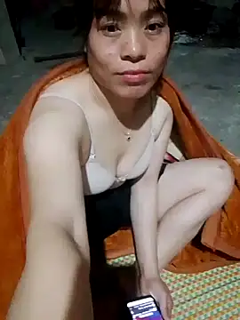 Snapshot of betty_wang chatting on 5, 12, 2025 betty wang online show from 5, 12, 2025