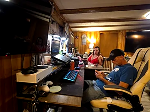 Snapshot of JavaAndBustyDiamond chatting on 5, 12, 2025 JavaAndBustyDiamond online show from 5, 12, 2025