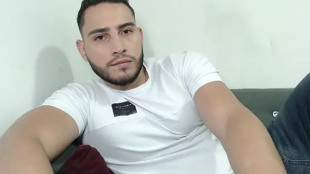 Snapshot of Seank_Noszka chatting on 14, 12, 2025 Seank Noszka online show from 14, 12, 2025