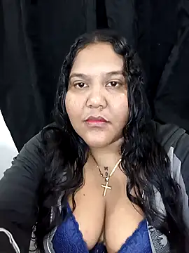 Snapshot of VaneandRossy chatting on 16, 12, 2025 VaneandRossy online show from 16, 12, 2025