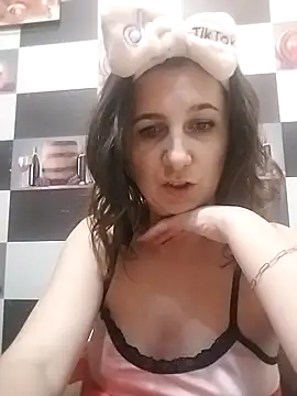 Snapshot of Koshova_1316 chatting on 18, 12, 2025 Koshova 1316 online show from 18, 12, 2025