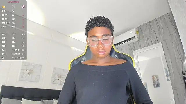 teylor lovee online show from 10, 3, 2026