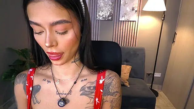 Snapshot of VegaLuxe chatting on 12, 7, 2026 VegaLuxe online show from 12, 7, 2026