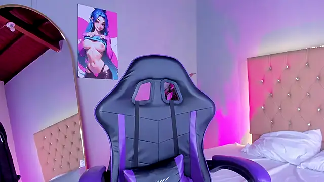 Snapshot of EmmaLawrence_ chatting on 14, 12, 2025 EmmaLawrence online show from 14, 12, 2025