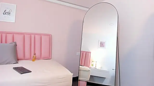 Snapshot of mariana_pregnant_ chatting on 5, 12, 2025 mariana pregnant online show from 5, 12, 2025